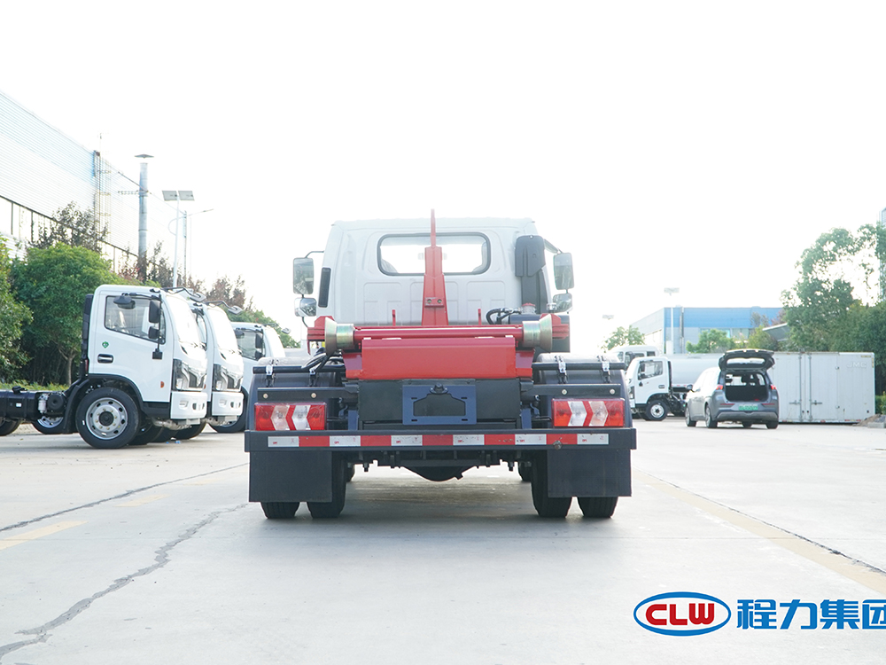 江淮骏铃纯电动勾臂垃圾车