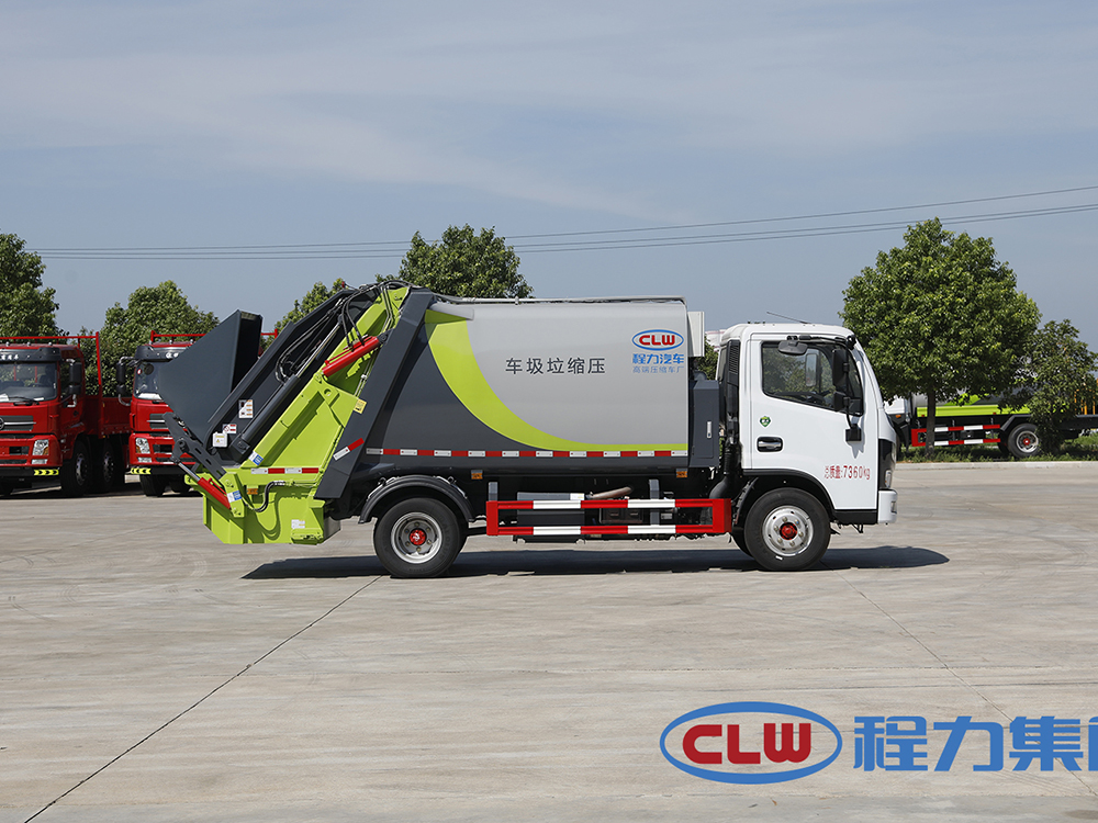 东风小多利卡6.5方压缩垃圾车