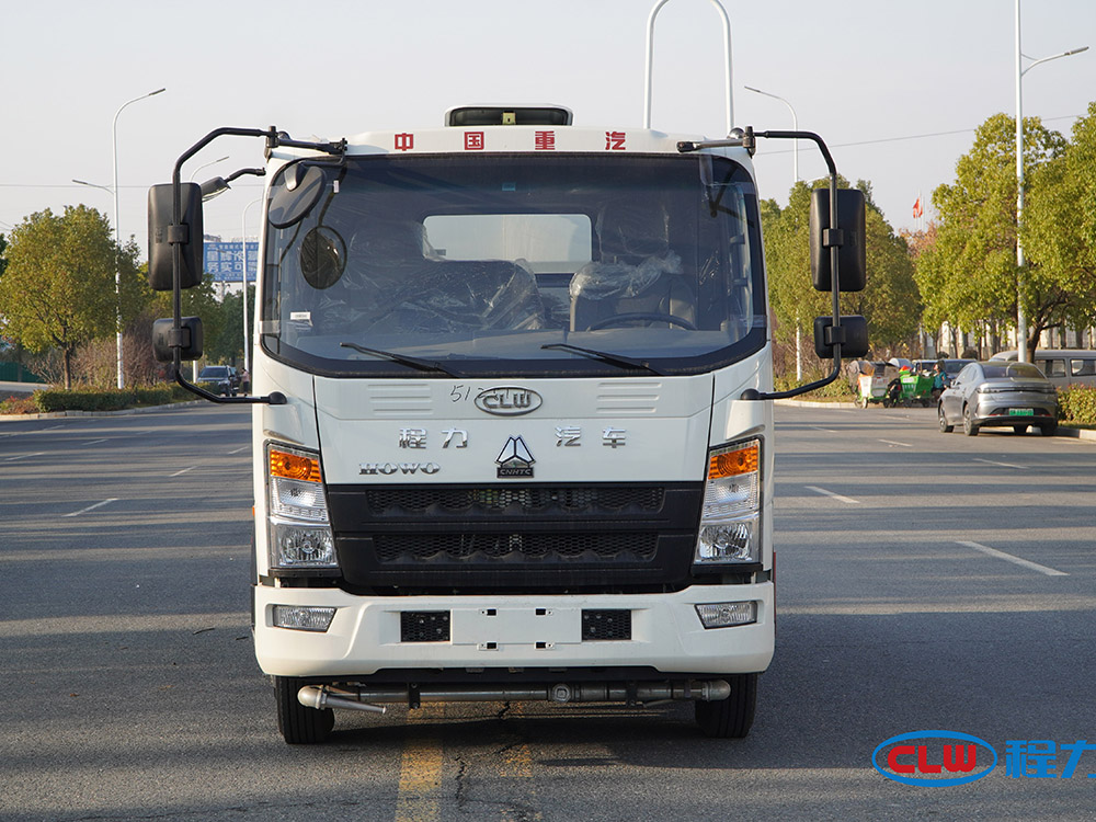 程力重汽豪沃蓝牌抑尘车（7方）