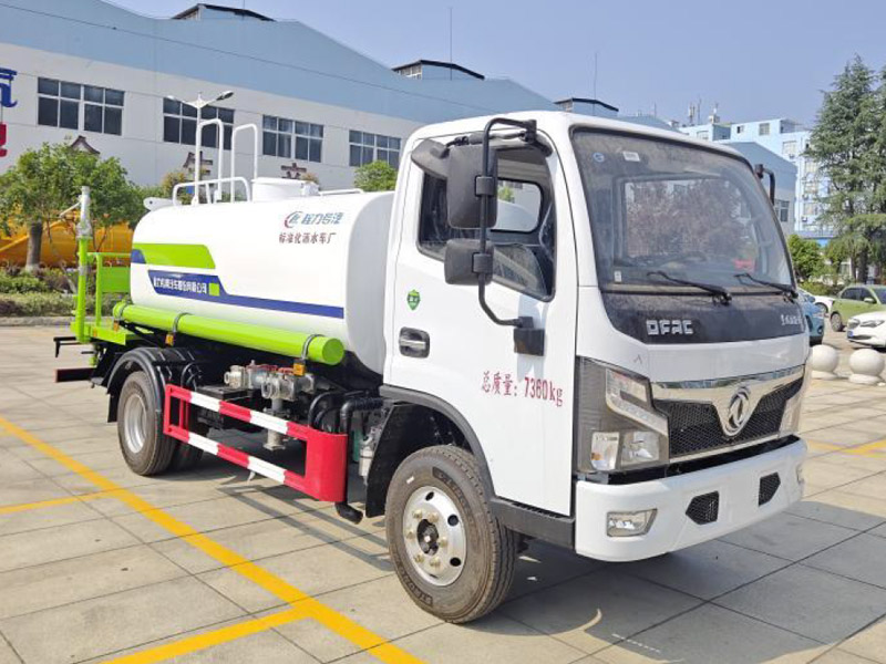 东风F6CLW5070GPSD6 5方洒水车