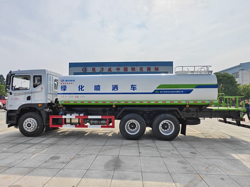 东风华神T5后双桥CLW5250GPSCDP 20方绿化喷洒车