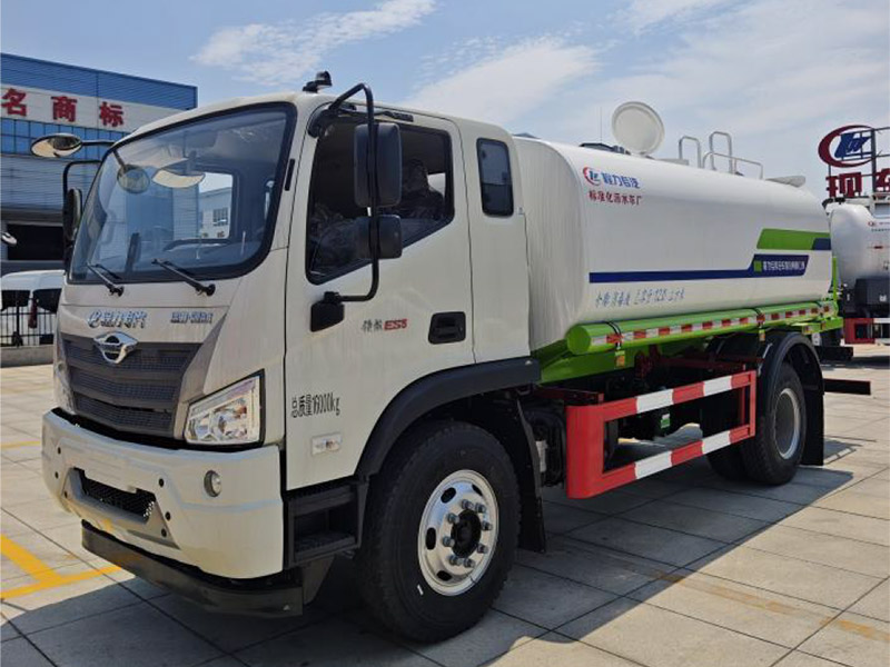 福田领航ES5CLW5161TSDBBS13方防役消毒洒水车