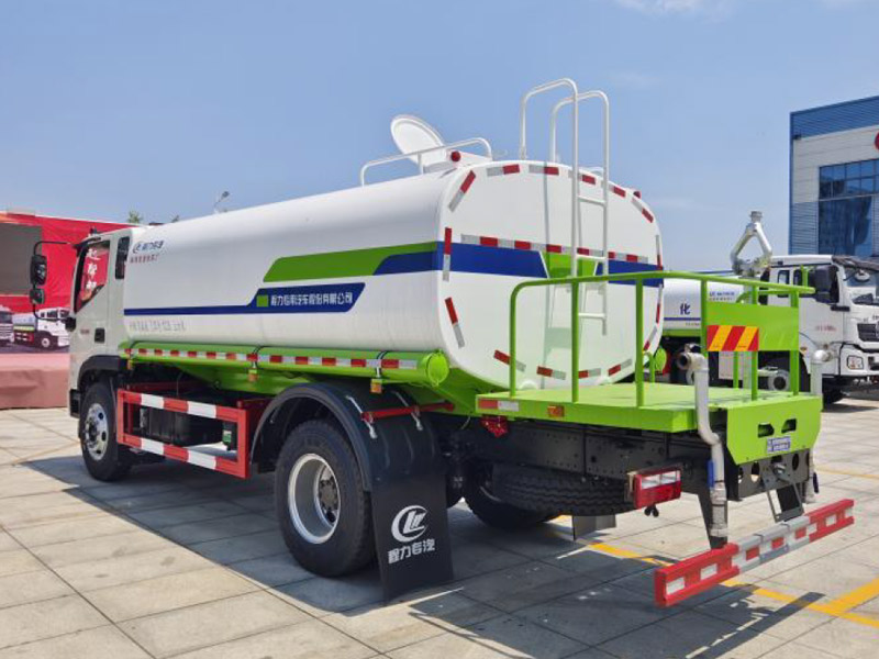 福田领航ES5CLW5161TSDBBS13方防役消毒洒水车