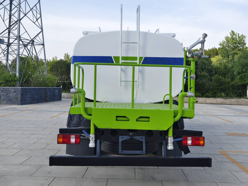 重汽豪沃CLW5180GPSBBS 15方绿化喷洒车