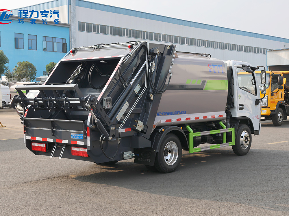 东风多利卡D5压缩垃圾车