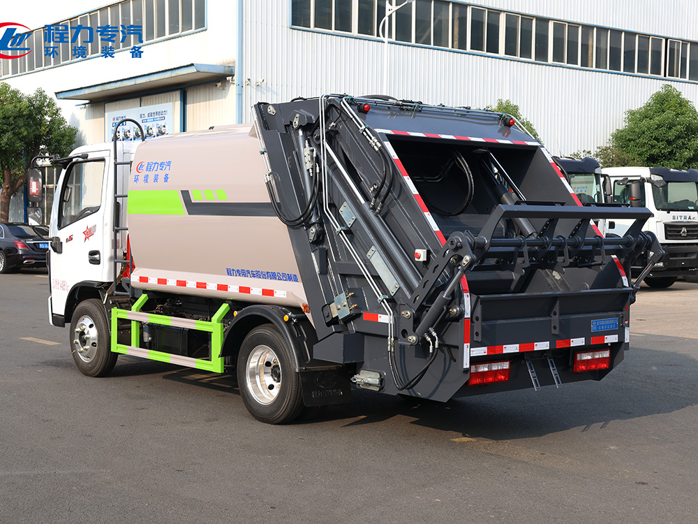 东风多利卡D5压缩垃圾车