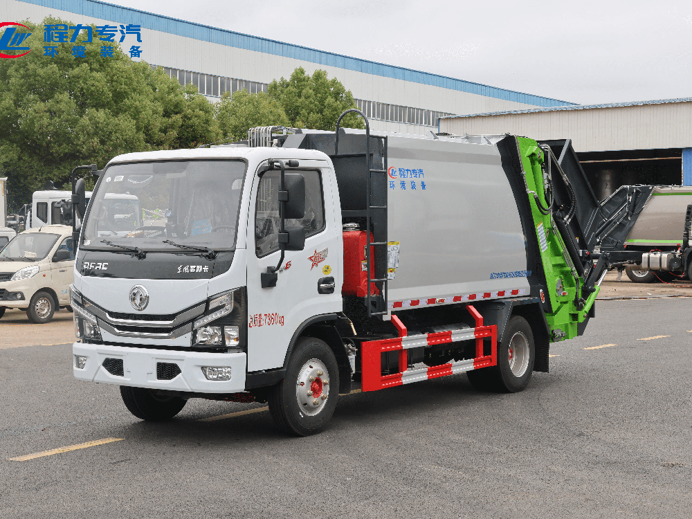 东风多利卡D6（老款灰绿涂装三角斗）