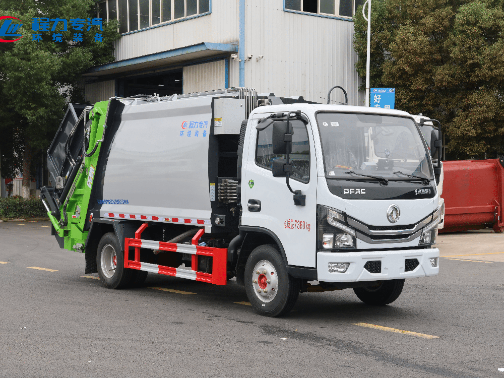 东风多利卡D6（老款灰绿涂装三角斗）