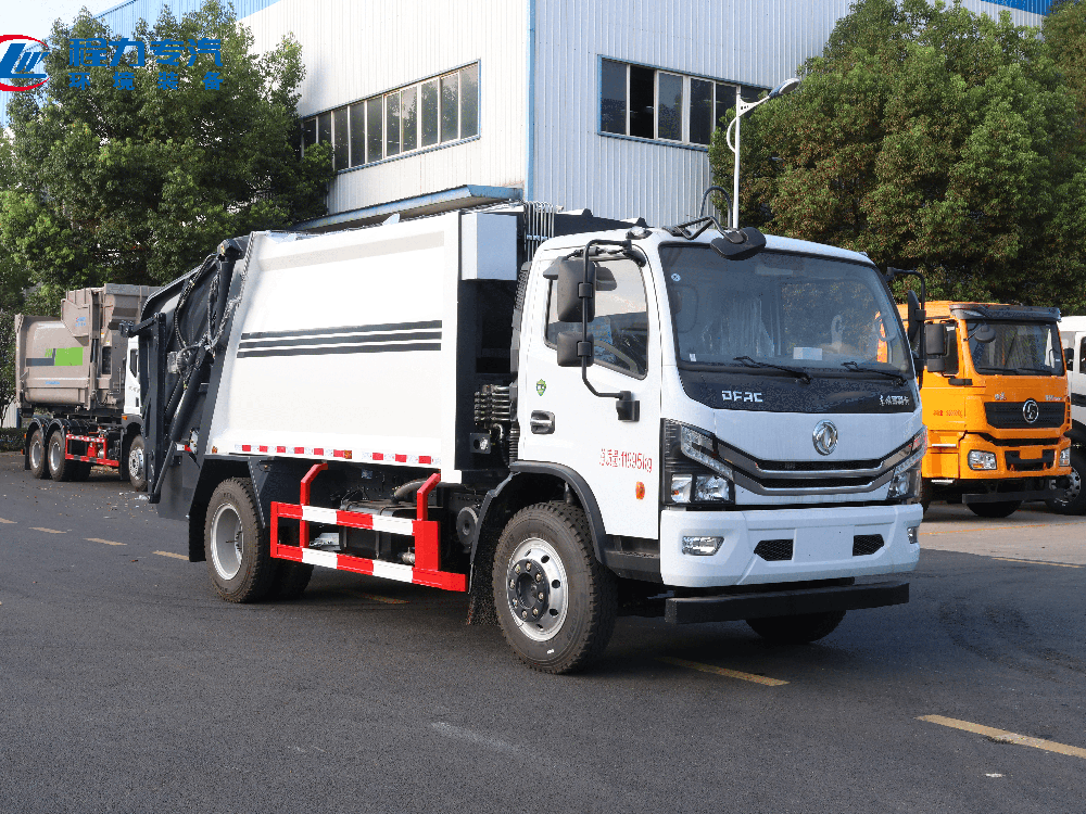 东风多利卡D7（黑白涂装落地斗）