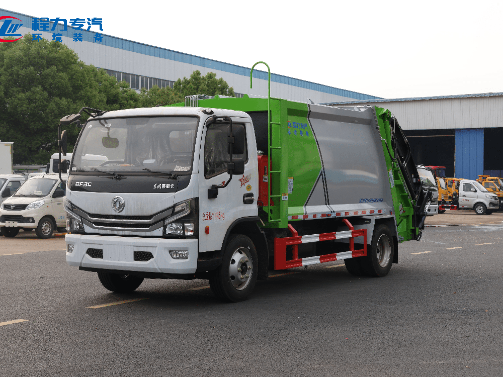 东风多利卡D7（灰绿涂装）