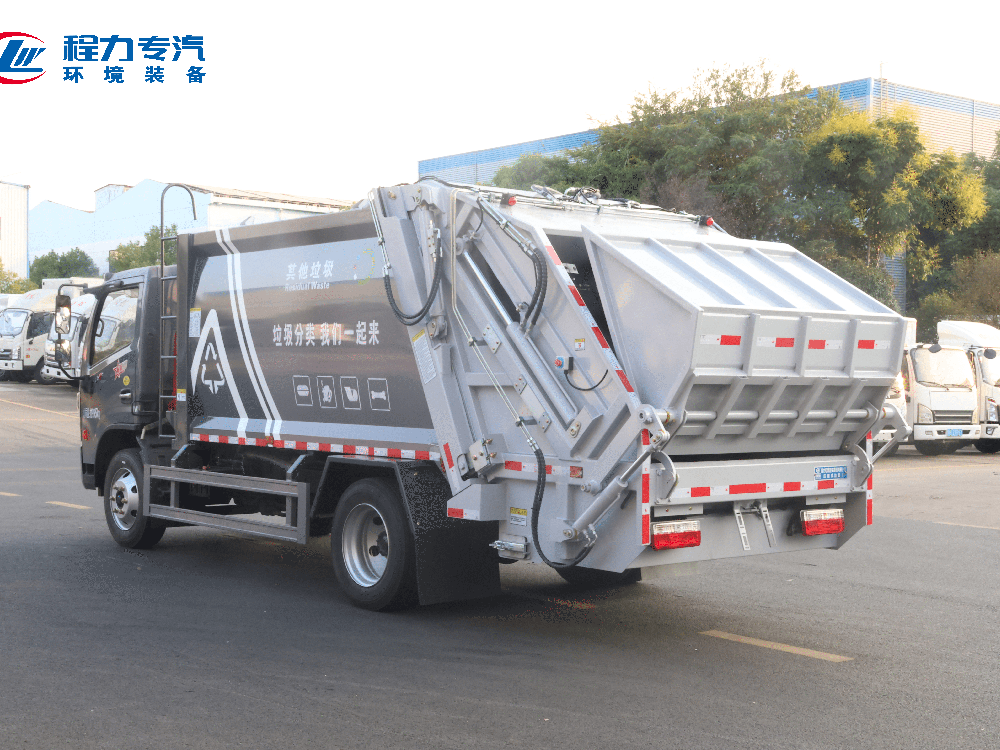 东风多利卡D7（京环带三角斗）