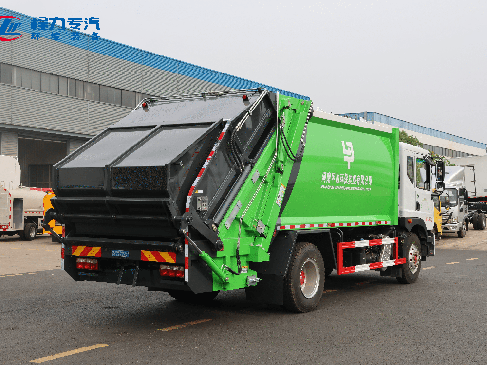 东风多利卡D9（老款绿色涂装带三角斗）