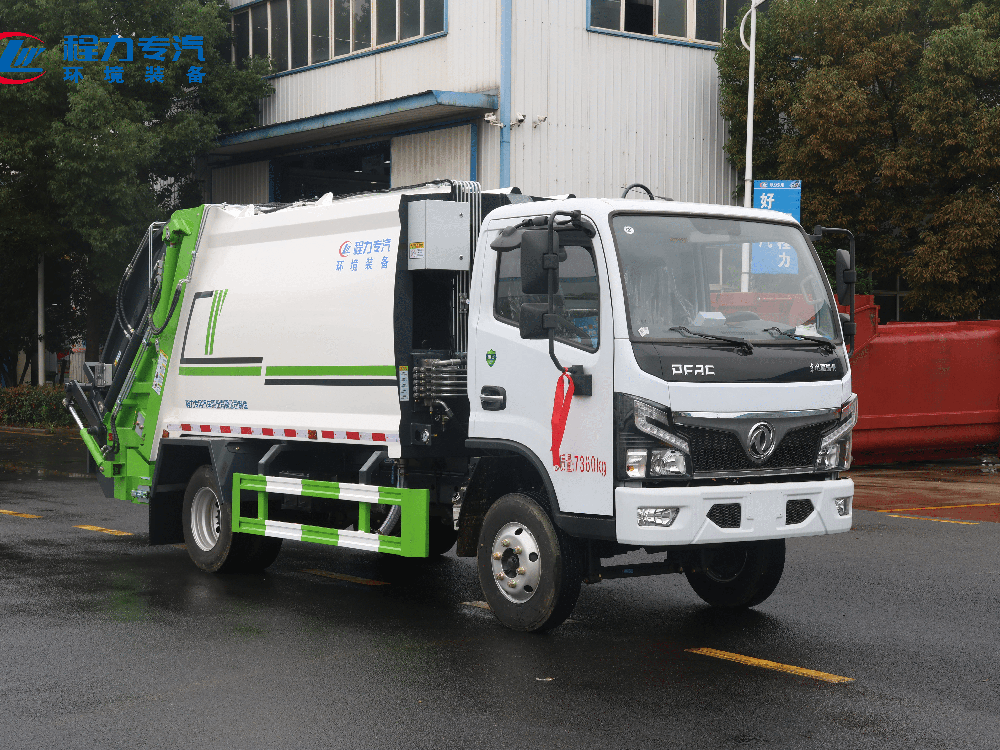 东风福瑞卡F6（白绿涂装）