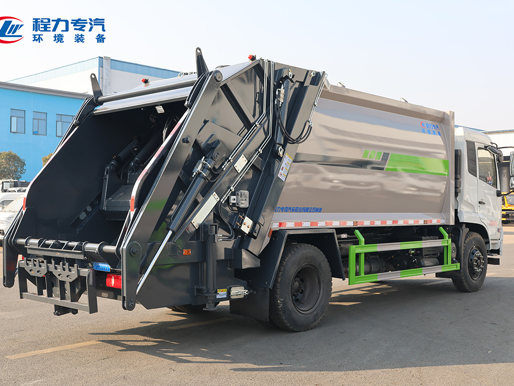 东风天锦（摆臂带挂桶）