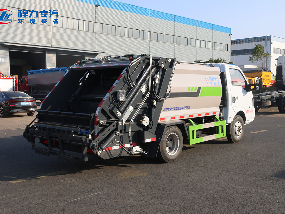 东风途逸（T6老版本地下室版）