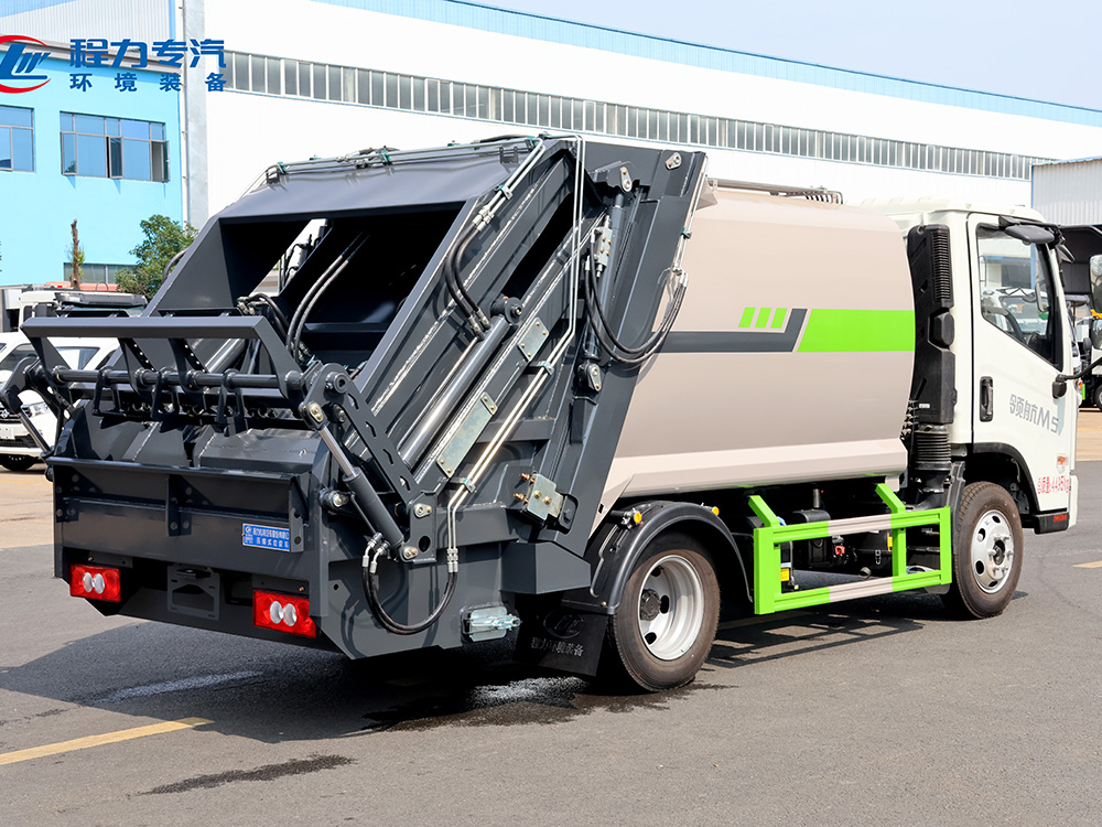 福田领航M5（弧形箱体）