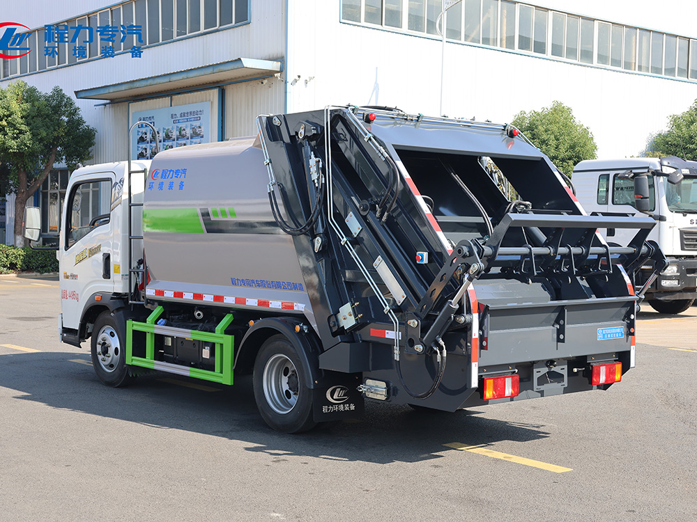 重汽豪沃M2地库王（弧形箱体）